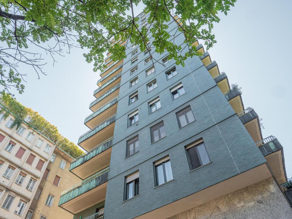 The Best Rent - Spacious One-Bedroom Apartment In Moscova District Milánó Kültér fotó